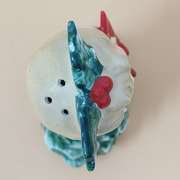 Vintage Ceramic Christmas Salt Shaker Figurine Girl With Holly & Poinsettia - Picture 5 of 9